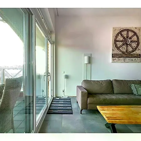 Spacious Flat With Views Of The Harbour Hotel Ouddorp