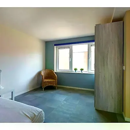 Spacious Flat With Views Of The Harbour 2* Ouddorp