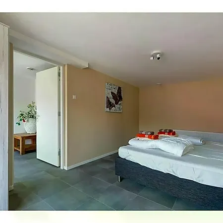 Hotel Spacious Flat With Views Of The Harbour 2*